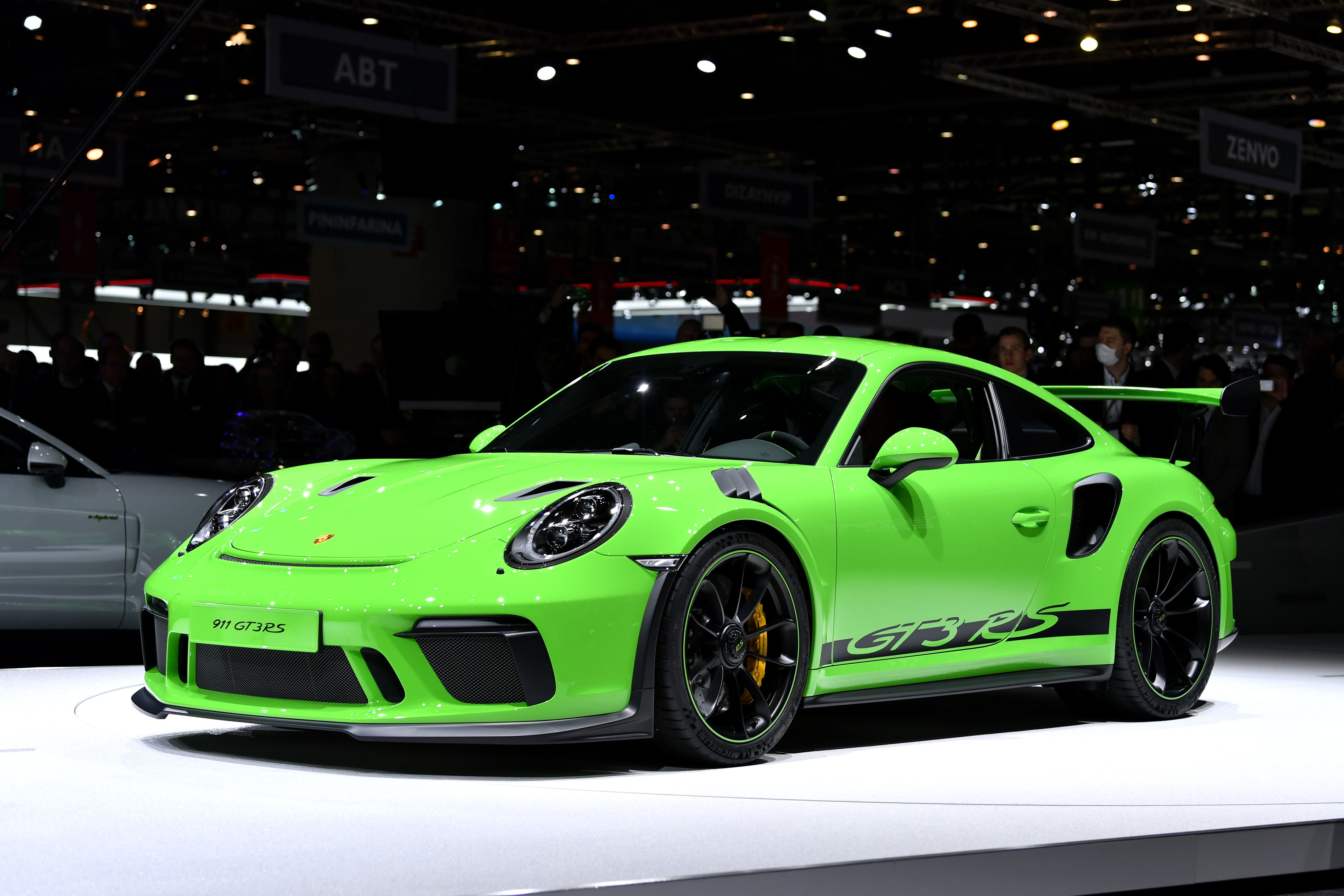 Porsche 911 GT3 RS: precisión alemana y rendimiento extremo