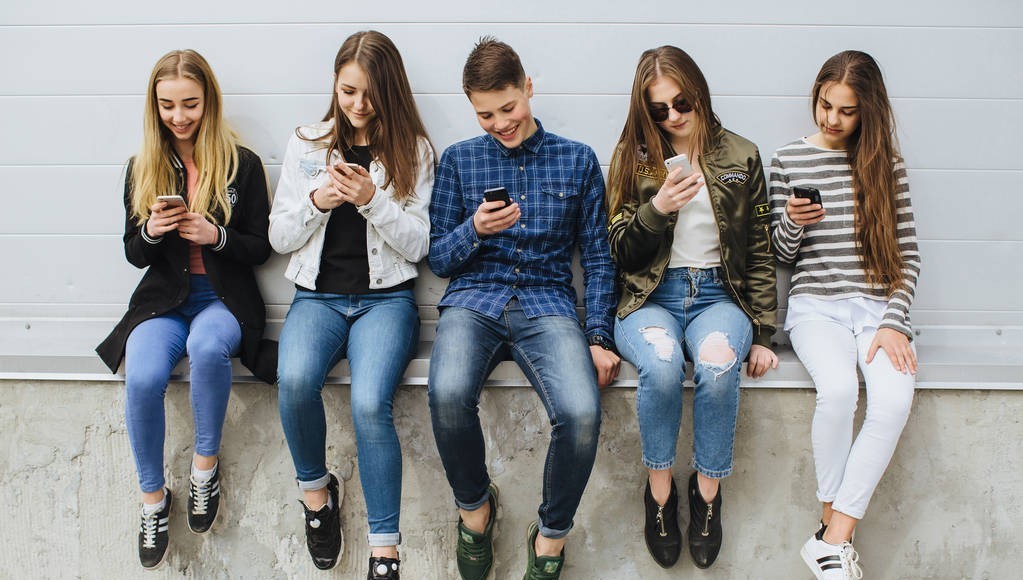 El 47 % de los adolescentes se enfrenta a contenidos sexuales generados por IA